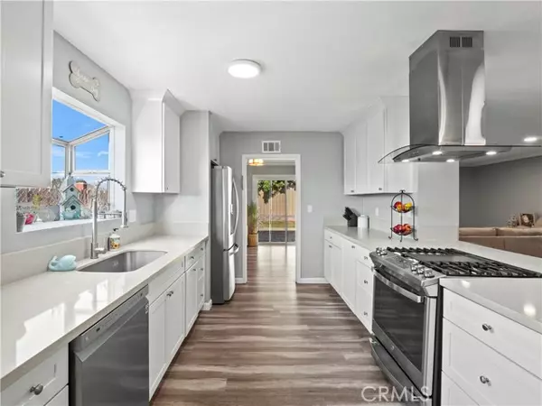 Simi Valley, CA 93065,896 Moffatt CIR