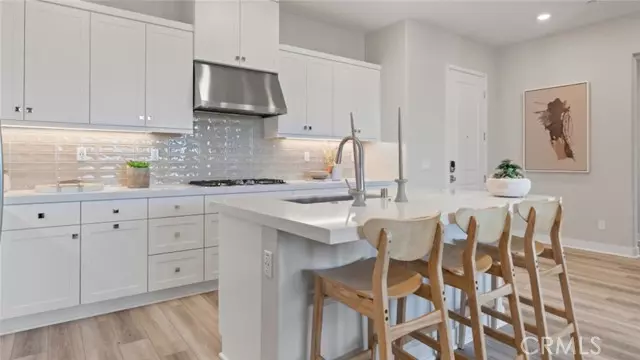 27212 Diamond Peak LN 202, Valencia, CA 91381