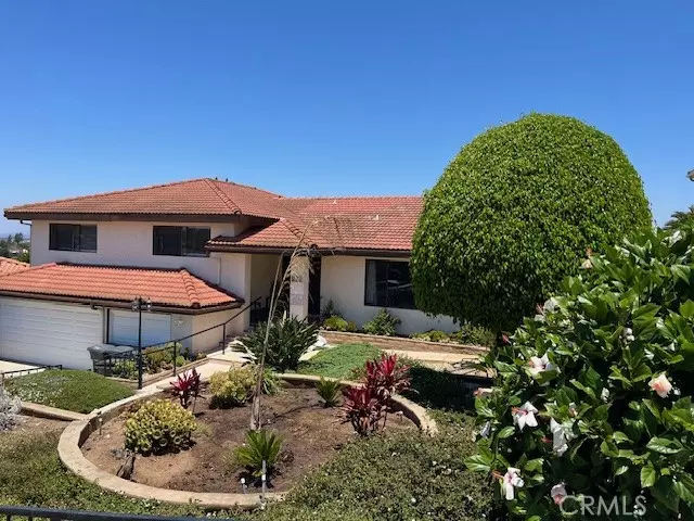 Vista, CA 92083,217 Hawthorne CIR
