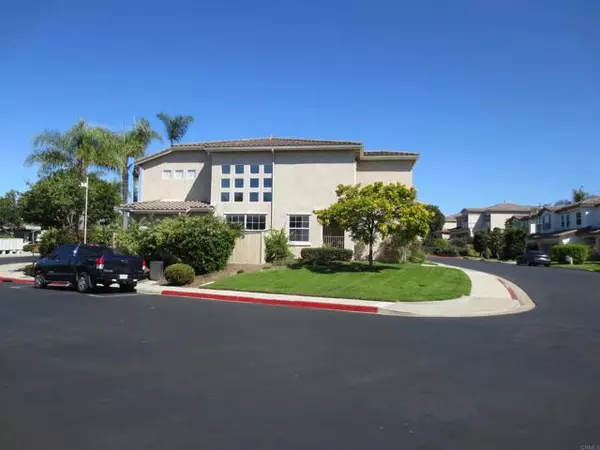 Carlsbad, CA 92011,6445 LILIUM LN