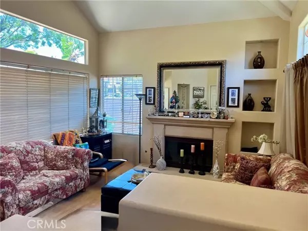 Irvine, CA 92614,10 LACONIA