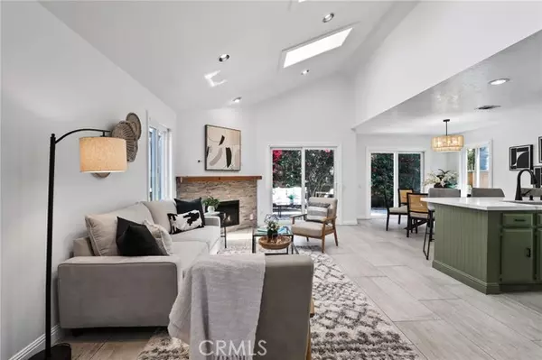 Huntington Beach, CA 92648,715 Oceanhill DR
