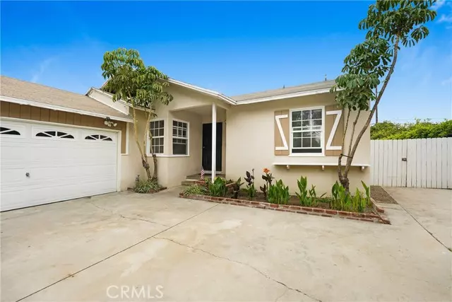 15834 Mayall ST, North Hills, CA 91343