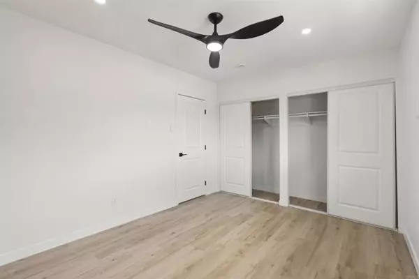 San Diego, CA 92113,4406 Delta ST 15