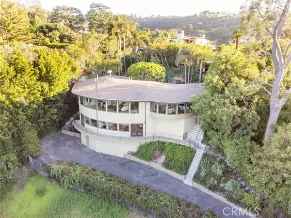 Sherman Oaks, CA 91423,3828 Alomar DR