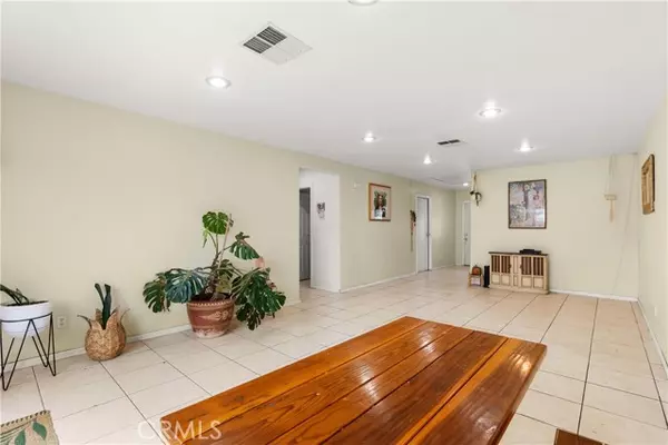 La Habra, CA 90631,305 N College ST