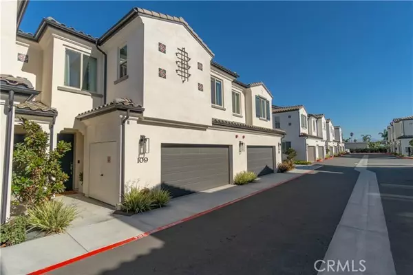 17532 Cameron LN 109, Huntington Beach, CA 92647