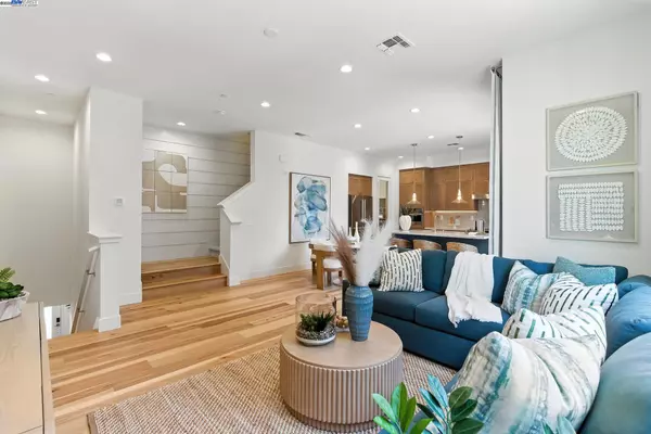 Alameda, CA 94501,1937 Grand ST