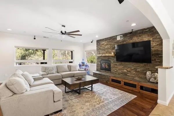 El Cajon, CA 92019,6433 Dehesa RD
