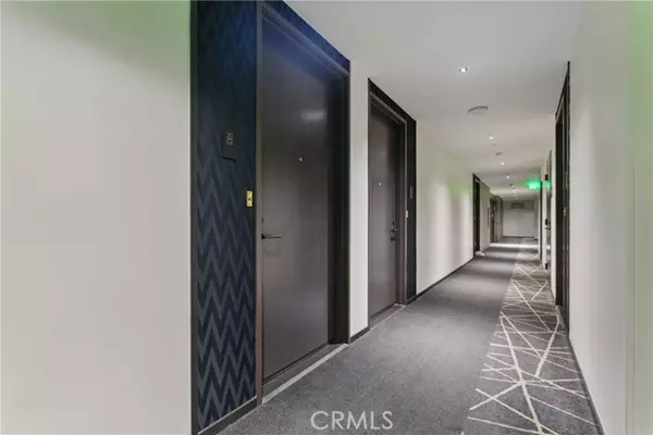 Los Angeles, CA 90015,1050 S Grand AVE 2004