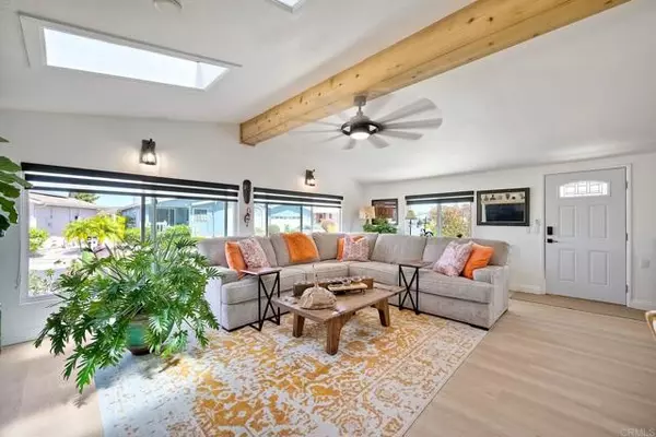 Oceanside, CA 92057,1447 Puritan DR