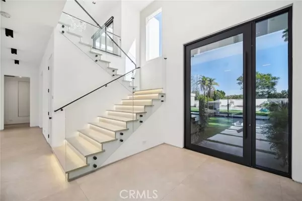 Encino, CA 91316,5321 Oak Park AVE