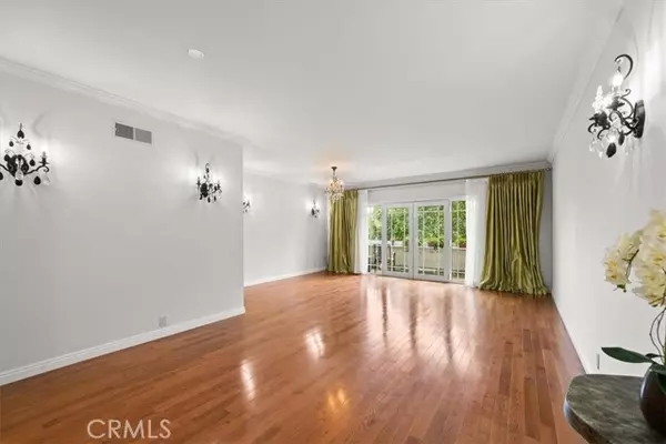 West Hollywood, CA 90069,1228 N La Cienega BLD 203