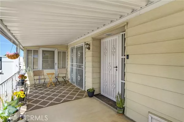 Hemet, CA 92543,925 S Palm AVE