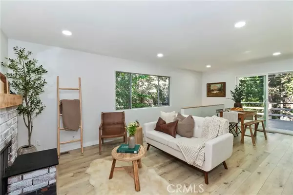 377 Hillside RD, Lake Arrowhead, CA 92352