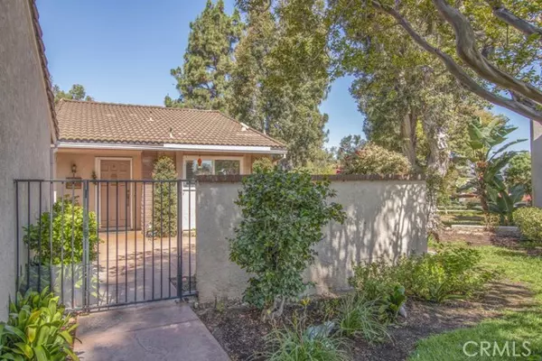 Laguna Woods, CA 92637,3399 Punta Alta B