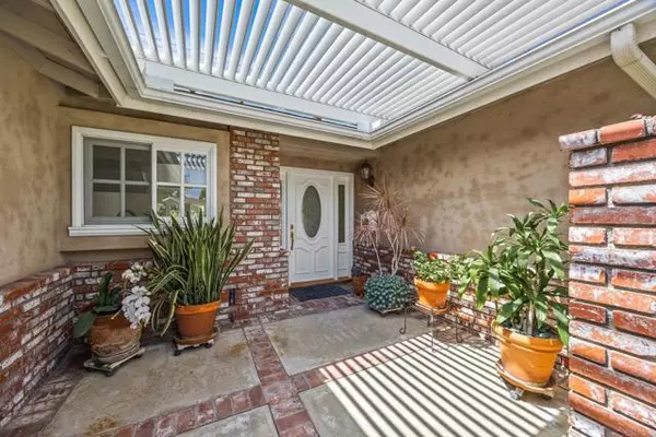 Orange, CA 92867,532 E Chestnut AVE