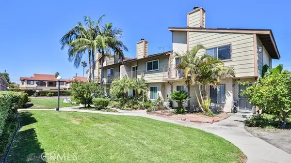 Santa Ana, CA 92703,206 N Newhope ST 206A