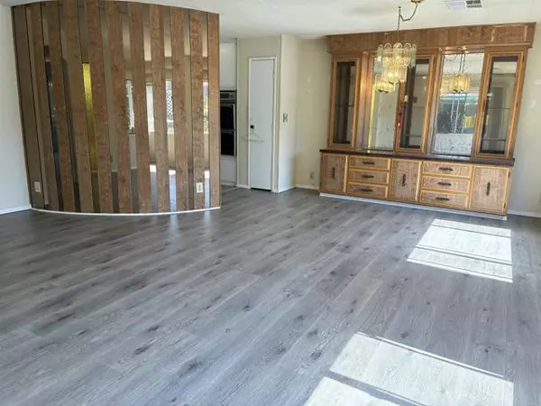 Escondido, CA 92026,2250 N Broadway 69