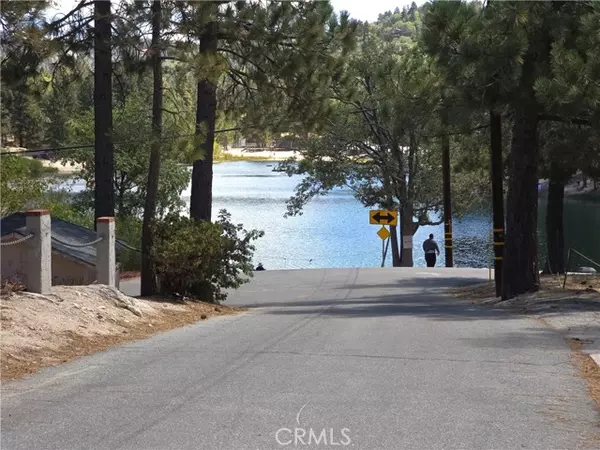 Green Valley Lake, CA 92341,33007 Spruce DR