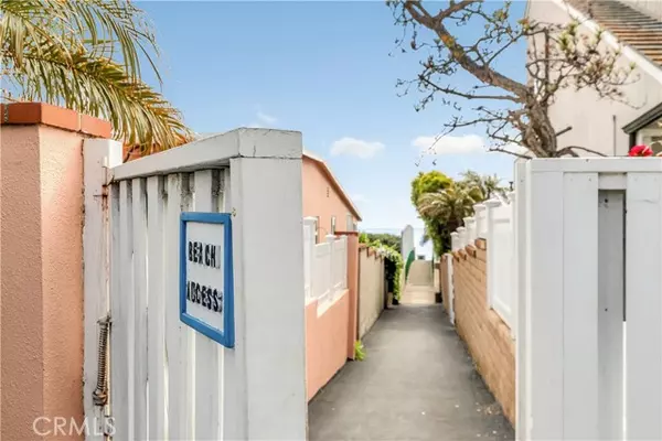 Laguna Beach, CA 92651,31032 Aliso CIR
