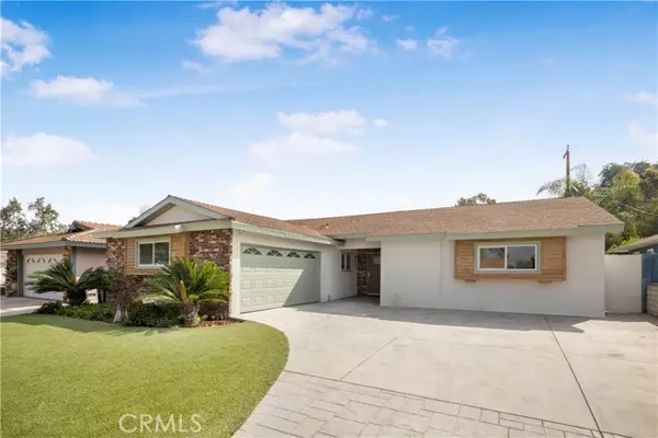 2713 N Larchmont AVE, Santa Ana, CA 92705