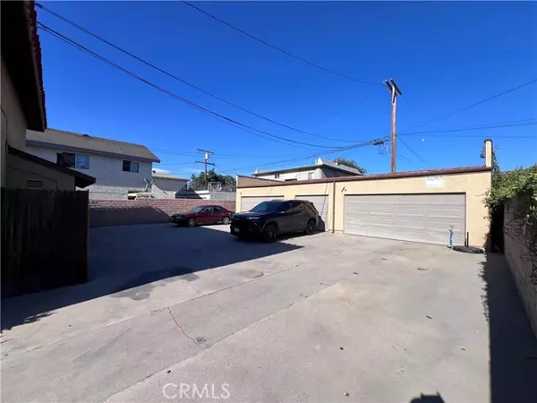 Montebello, CA 90640,116 N 10th ST B