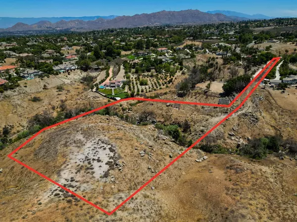 Riverside, CA 92506,6743 Canyon Hill DR