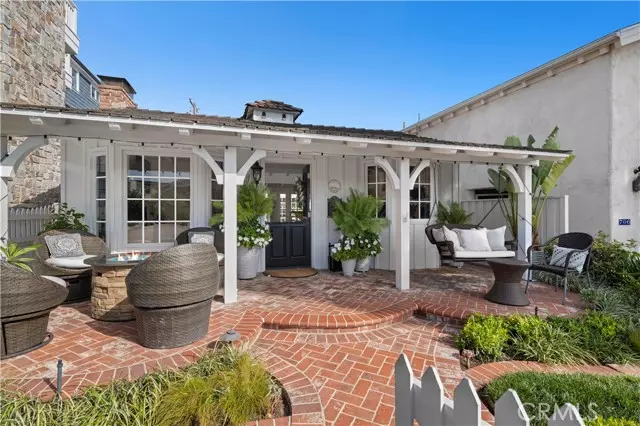 Corona Del Mar, CA 92625,708 Orchid AVE