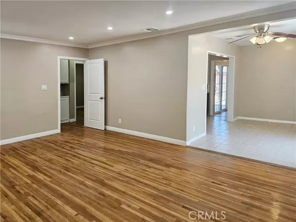 Winnetka, CA 91306,19869 Roscoe BLD