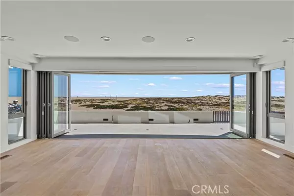 Newport Beach, CA 92661,816 W Oceanfront