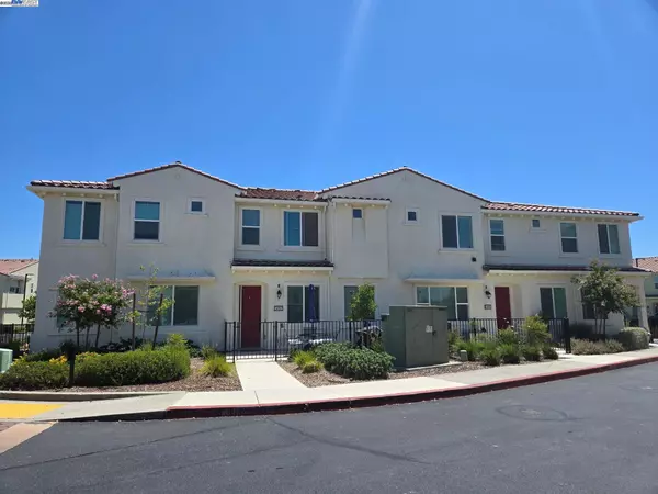 Sacramento, CA 95835,5301 E Commerce Way 54102