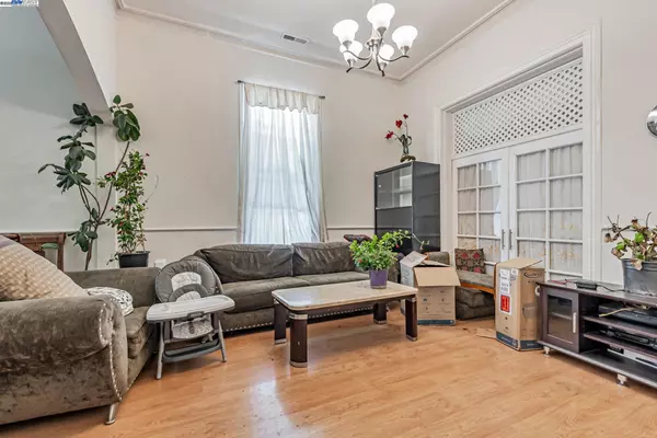 Oakland, CA 94607,1706-1704 Center St