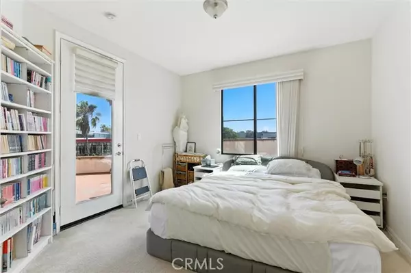 Redondo Beach, CA 90278,2001 Artesia BLD 207