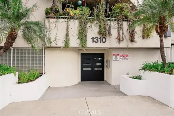 Los Angeles, CA 90046,1310 N Detroit ST 405
