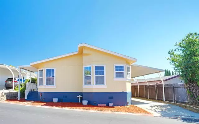 Escondido, CA 92029,1750 Citracado 22