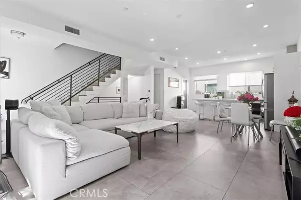 North Hills, CA 91343,8404 Woodley PL