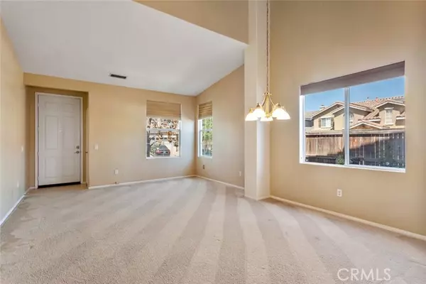 Saugus, CA 91350,21558 Oak Dr