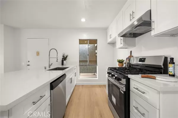 2835 S Fairview ST H, Santa Ana, CA 92704
