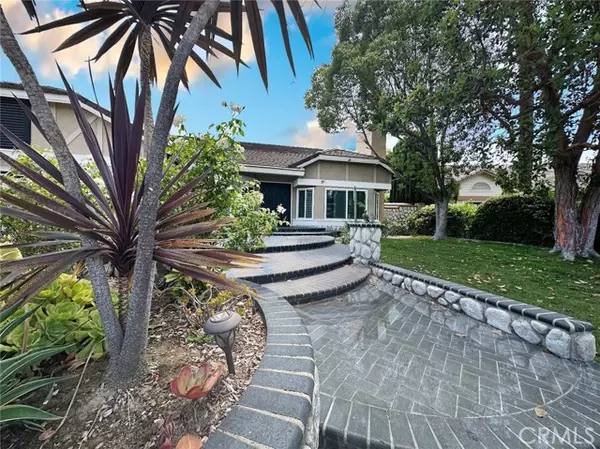 Yorba Linda, CA 92887,21630 Dunrobin WAY