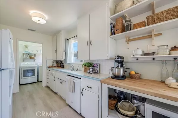 Fullerton, CA 92833,1910 W Chapman Ave.