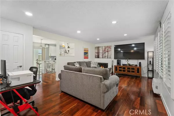 Tustin, CA 92780,1722 Mitchell AVE 168