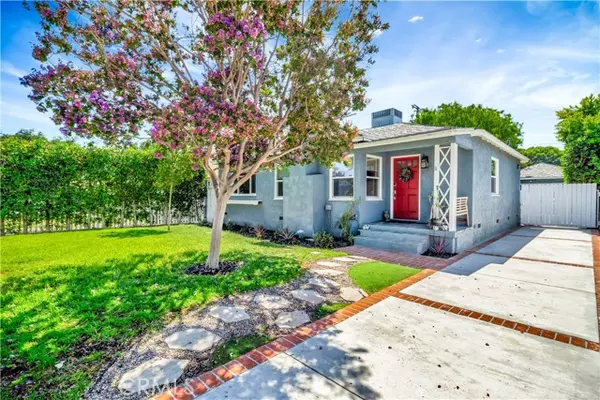 6455 Densmore AVE, Lake Balboa, CA 91406