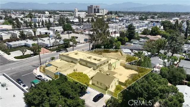 Van Nuys, CA 91411,5950 Cedros AVE