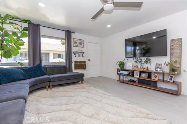 Tustin, CA 92680,14802 Newport Avenue 18C