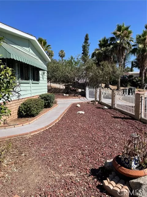 Perris, CA 92570,730 Paul CT