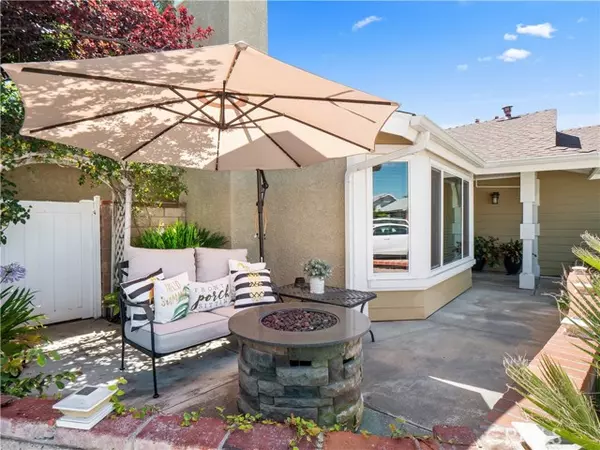 Saugus, CA 91350,27728 Clark CT