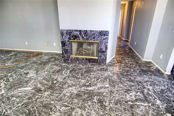 Twentynine Palms, CA 92277,71502 Florida DR