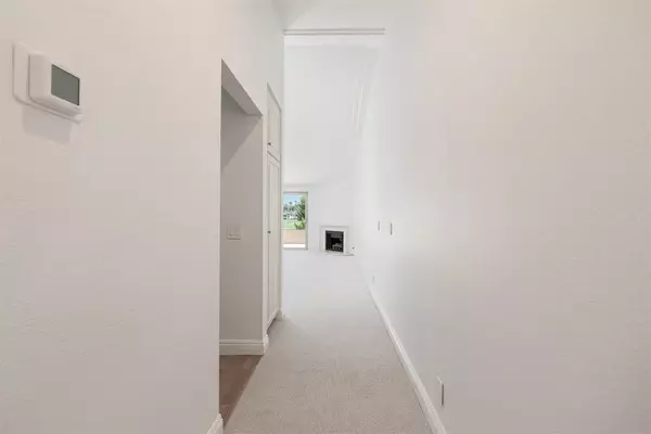 Newport Beach, CA 92660,260 Villa Point DR