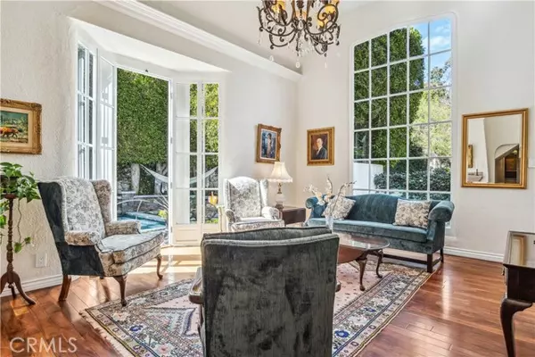 Los Angeles, CA 90068,3158 Oakshire DR